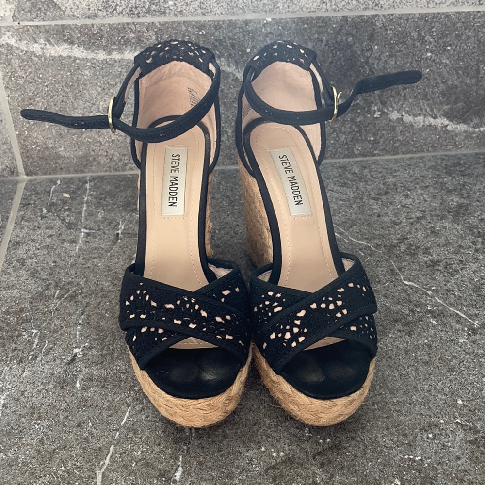 Black and Tan Steve Madden Marrvil sandals